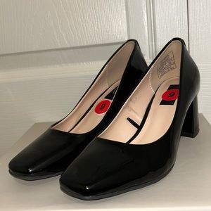 Jones New York Black Square Toe Chunky Heeled Pumps